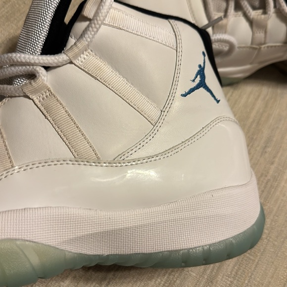 Nike Air Jordan Retro 11 ‘Legend Blue’ - Picture 2 of 9